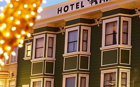 Hotel Boheme
